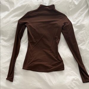 SKIMS Fits Everybody Turtleneck Top - Cocoa